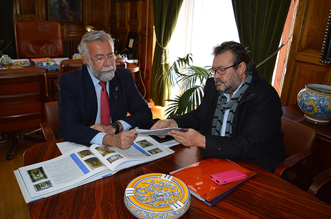 El ceramista Juan Ruiz de Luna fue nombrado hijo adoptivo de la ciudad